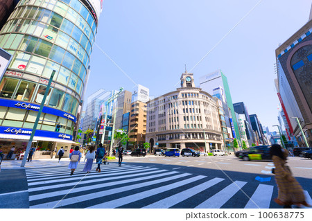 【東京】5月黃金周到來 抵達新記錄的東京站,藍天碧綠,綠意盎然,去銀座觀光。 【東京】5月黃金周到來 抵達新記錄的東京站,藍天碧綠,綠意盎然,去銀座觀光。 100638775