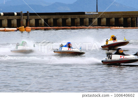 划船比賽划船比賽 100640602
