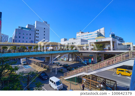 在神奈川縣藤澤市眺望JR東藤澤站南口 100642379