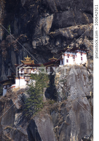 Bhutan Buddhist Temple in the Sky Taktsang Monastery 100642911