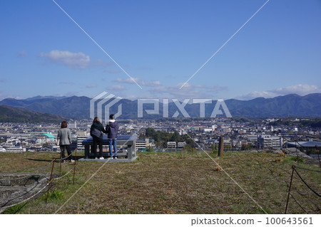 "Tsuruyama Park (Tsuyama Castle Ruins)", one of the top 100 cherry blossom spots in Tsuyama City, Okayama Prefecture. 100643561
