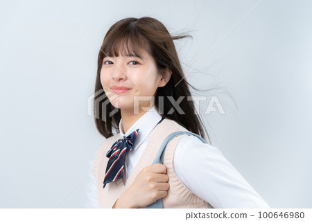 一個高中生 100646980