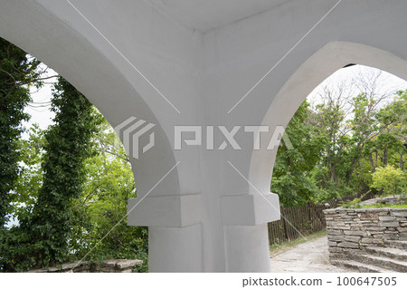 Roman villa in the yard of  Balchik garden in Bulgaria 100647505