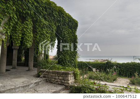 Roman bath in the yard of Balchik palace in Bulgaria Roman bath in the yard of Balchik palace in Bulgaria 100647512