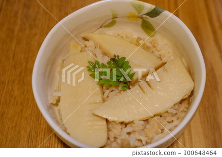 Bamboo shoots rice 100648464