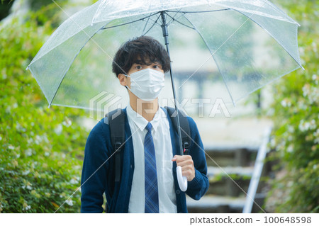 High school student mask rain 100648598