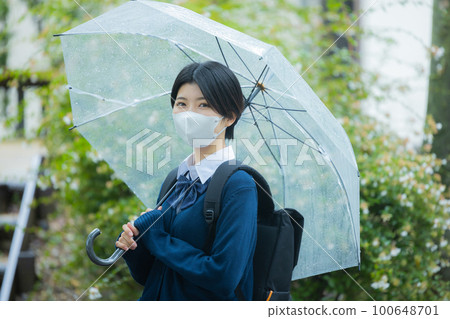 High school student mask rain 100648701