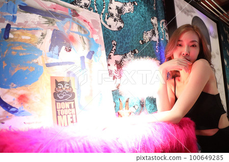 Girl in Fashion Girl in Fashion 100649285