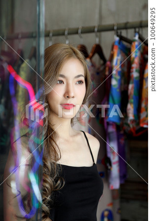 Girl in Fashion 100649295