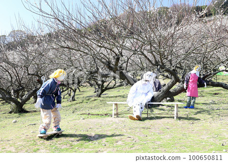 綾部山梅林稻草人（兵庫縣辰野市） 100650811