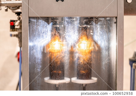 machine for washing and filling glass bottles with beer 100652938