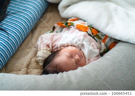 Newborn baby 0 months old baby Newborn baby 0 months old baby 100665451