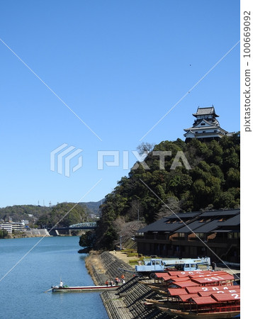 Inuyama Castle and Kiso River Inuyama Castle and Kiso River 100669092