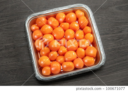 chicken kumquat 100671077