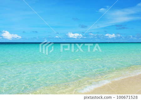 Okinawa blue sky Miyakojima Yonaha Maehama sea 100671528