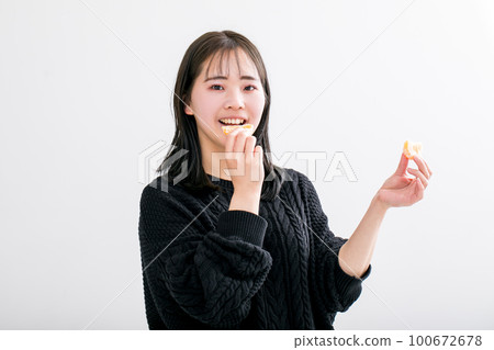 吃橘子柑橘的女人 吃橘子柑橘的女人 100672678