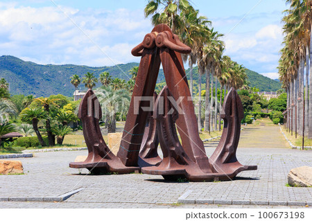 A big anchor "Okinawa's tropical image" 100673198