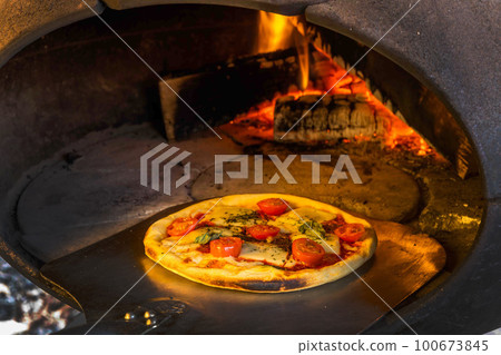 Mix pizza Italian delicious food mixture pizza 100673845