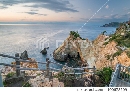 Sunset view from Nishiizu Koganezaki Park 100678509