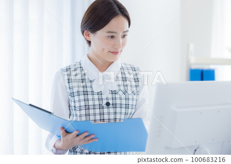 Medical Medical clerk portrait 100683216