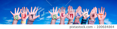 Children Hands Building Gut Gemacht Means Well Done, Blue Sky 100684864