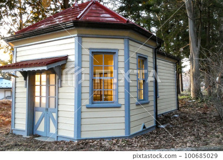 Photo: The gatehouse of Morioka Higher Agricultural and Forestry School when Kenji Miyazawa attended Nationally designated important cultural property Photo: The gatehouse of Morioka Higher Agricultural and Forestry School when Kenji Miyazawa attended Nationally designated important cultural property 100685029