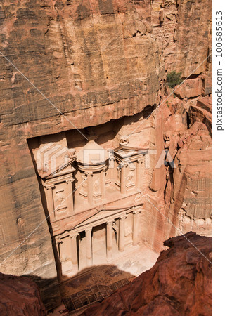 The Treasury, Petra, Jordan 100685613