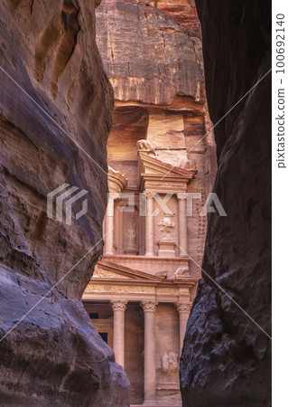 El Khasneh temple in petra 100692140
