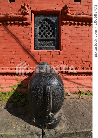 Ancient Hindu temple in Pashupatinath before the earthquake that destroyed them. Kathmandu, Nepal Ancient Hindu temple in Pashupatinath before the earthquake that destroyed them. Kathmandu, Nepal 100695472