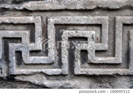 Ancient Roman architectural details 100695512