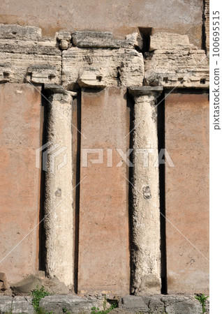 Ancient Roman architectural details Ancient Roman architectural details 100695515