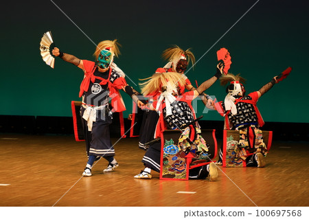 岩手縣北上市民俗藝能鬼舞 岩手縣北上市民俗藝能鬼舞 100697568