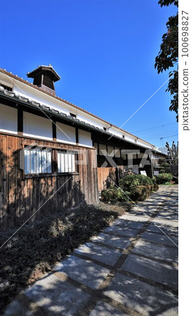 Hakutsuru Sake Brewery Museum (Higashinada Ward, Kobe City, Hyogo Prefecture) Hakutsuru Sake Brewery Museum (Higashinada Ward, Kobe City, Hyogo Prefecture) 100698827