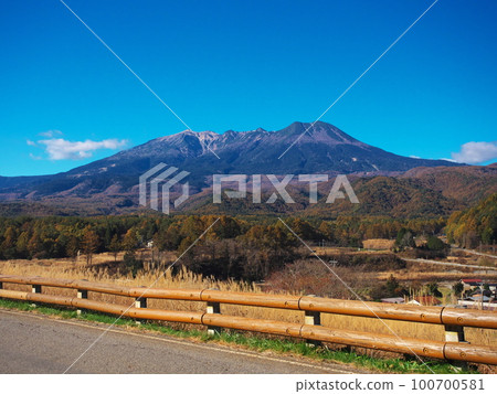 Kaida Kogen, Susuki National Route 361, View of Mt. Ontake from a wooden guardrail 100700581