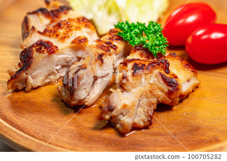 鹽曲烤雞腿 100705282