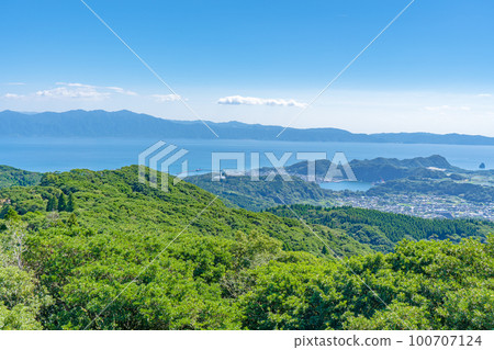 從指宿灣山第二展望台看到的山川港 從指宿灣山第二展望台看到的山川港 100707124