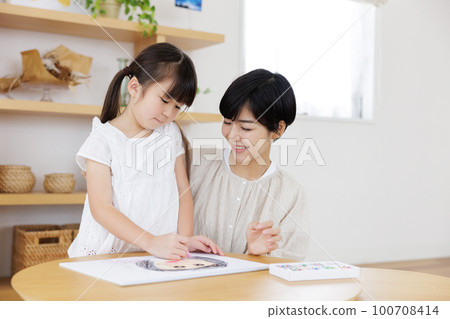 Daughter Mother Caricature Mother's Day Daughter Mother Caricature Mother's Day 100708414