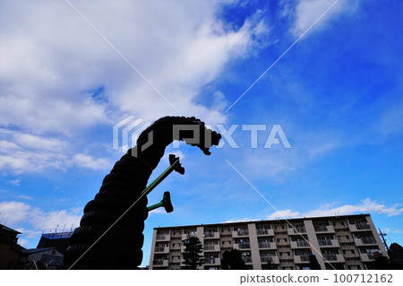 用輪胎做的怪物 100712162