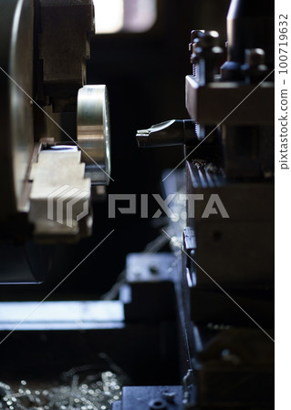 用車床加工內徑 用車床加工內徑 100719632