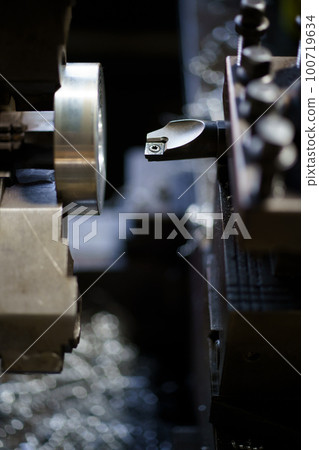 用車床加工內徑 用車床加工內徑 100719634