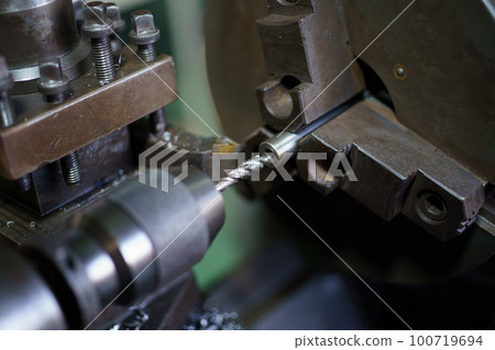 Drilling with lathe Drilling with lathe 100719694