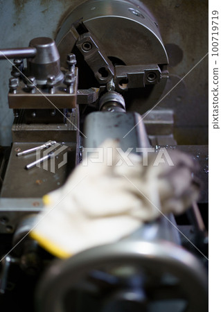 Parts processing with lathe Parts processing with lathe 100719719