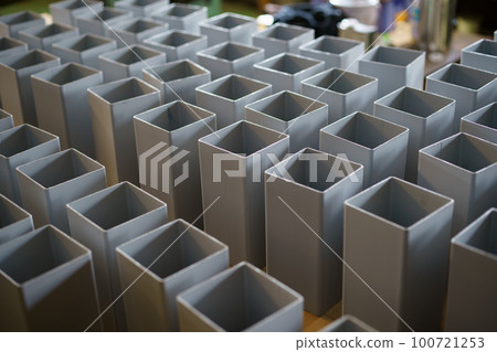 Scenery of painting a square pipe Scenery of painting a square pipe 100721253