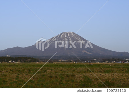 三月的大山 三月的大山 100723110