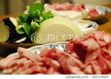 Barbekyu at home Barbekyu at home 100724409