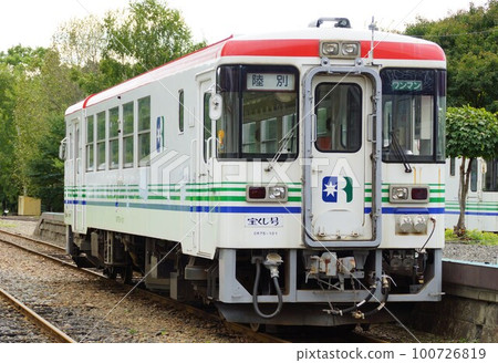 Former Hokkaido Furusato Ginga Line (former JNR Ikehoku Line) Former Rikubetsu Station (Rikubetsu Railway) 100726819
