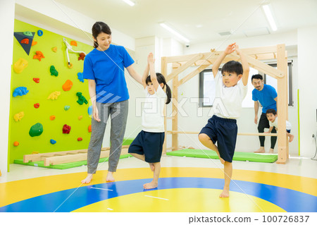 體操的孩子 100726837