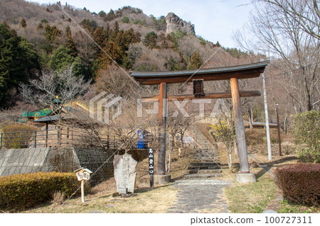 Michi-no-eki Ryozen Takeyama trailhead to Mt. 100727311