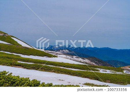 [初夏素材]乘鞍高原的雪牆[長野縣] 100733356