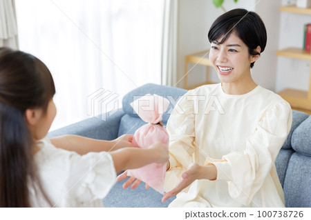 女兒媽媽母親節 女兒媽媽母親節 100738726